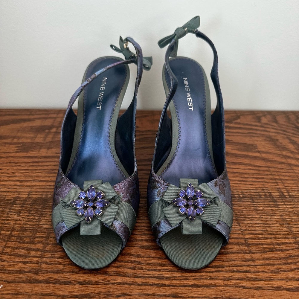 Fabulous Vintage 90’s Green Kimono Inspired Fabric Slingback Heels